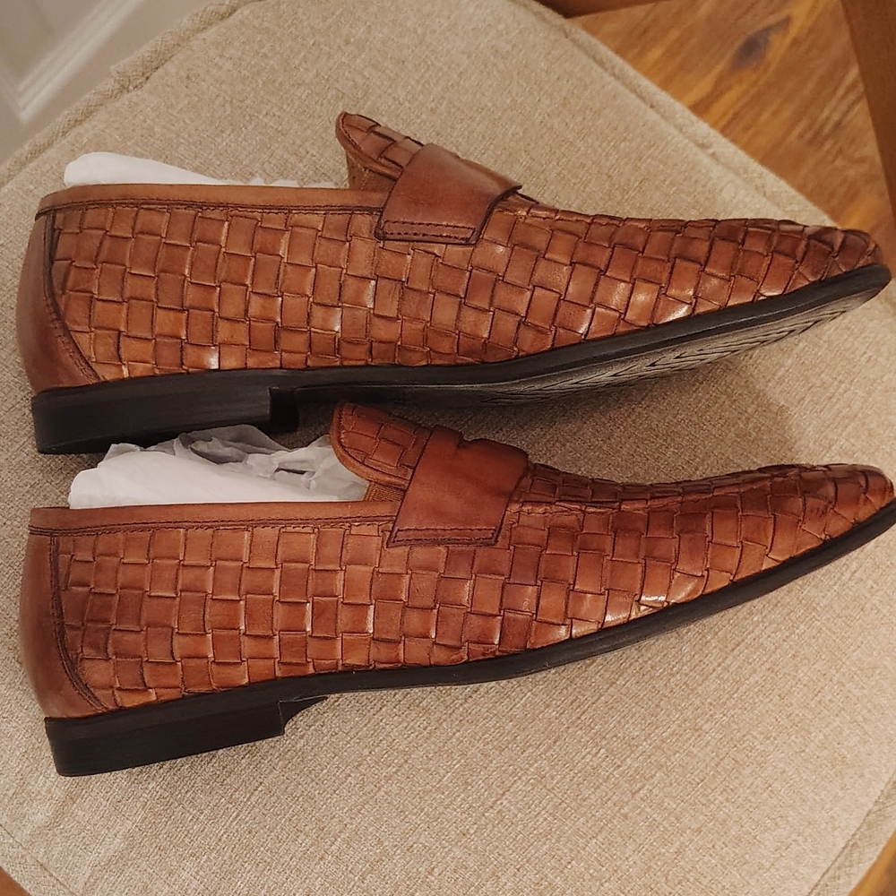 NWOT. Steve Madden Playa Tan Woven Leather Loafers. Cowskin Lining.
